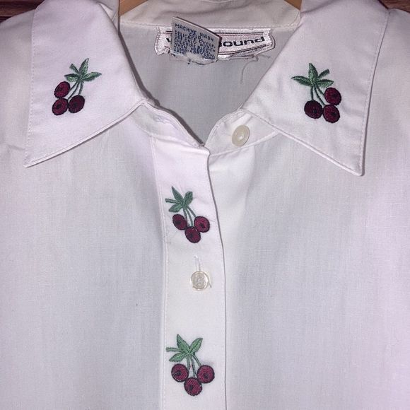 Vtg Womens Westbound size 8 White Puff Shoulder Button up Long sleeve w/cherry - Picture 3 of 12